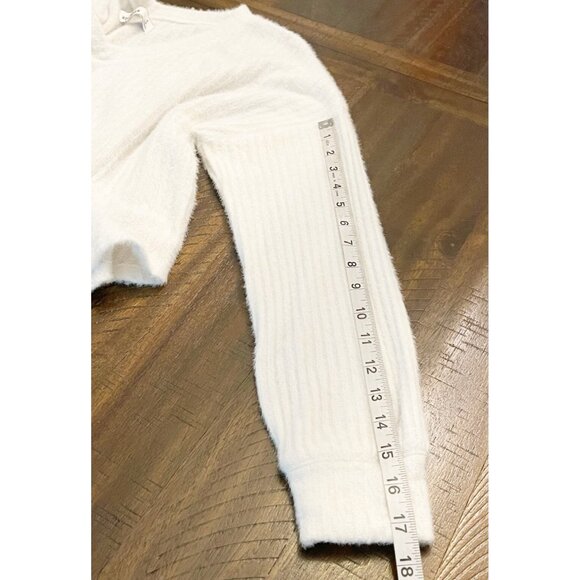 Hollister Off-White Fuzzy Ribbed Stretch Knit Cropped V-Neck Sweater SZ Small - Picture 7 of 9